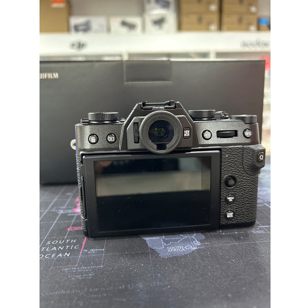 Fujifilm X-T30 + XC 15-45 F3.5-5.6 Seminuova (312 scatti)