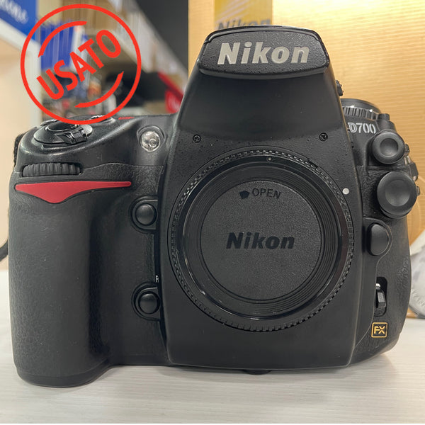 Nikon D700 Body Usata + Doppio Caricabatt. + 2 Batterie (scatti 111 mila )