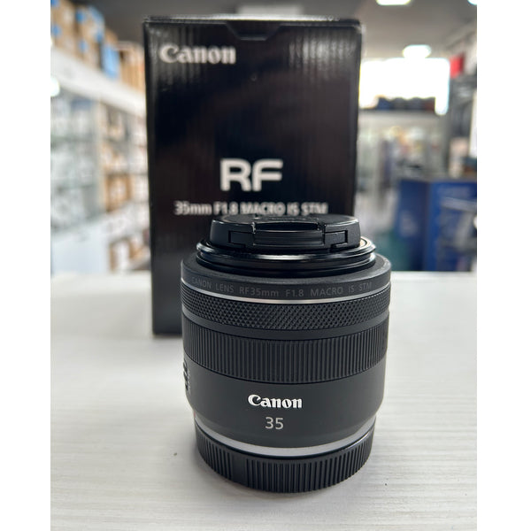Canon RF 35mm F1.8 IS Macro STM Demo
