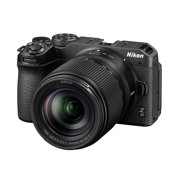 Nikon Z30 + 18-140 VR + Lexar SD 64GB 800X Garanzia Nital Italia