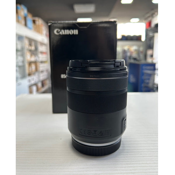 Canon RF 85mm F2 Macro IS STM Demo