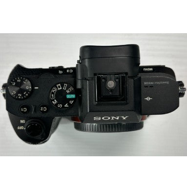 Sony A7II (16.460 scatti) + FE 28-70 F3.5-5.6 OSS + Impugnatura Neewer Usato