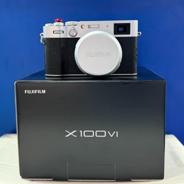 Fujifilm X100VI (3.100 scatti) Usata come nuova