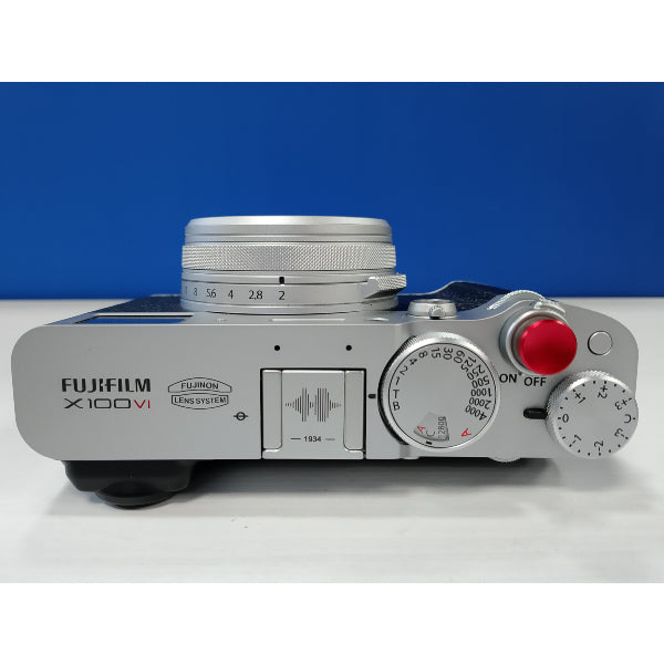 Fujifilm X100VI (3.100 scatti) Usata come nuova